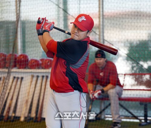 신시내티 추신수가 25일 시카고 컵스전에서 멀티히트를 터뜨리며 연속 출루 행진을 34경기로 늘렸다. / 스포츠서울 DB