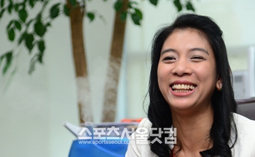 지난 1998년 한국인 남편을 만나 귀화한 이 의원은 의사가 꿈이었다.