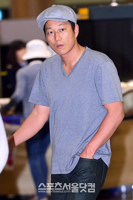 한국계 할리우드 배우 성 강(강성호·41)이 영화 분노의 질주:더 맥시멈의 홍보활동을 위해 9일 오후 인천국제공항을 통해 귀국하고 있다./인천국제공항=남윤호 기자