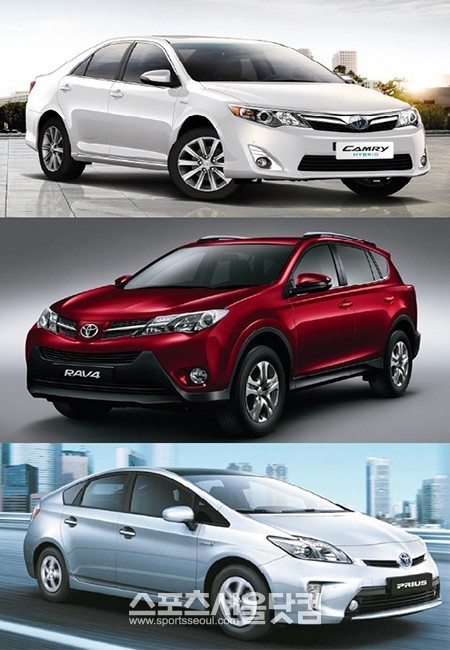 엔저효과에 힘입은 도요타자동차가 최근 모든 세그먼트에서 저가정책을 펼치며 국내 완성차 업체들을 긴장시키고 있다. 도요타자동차의 캠리, 뉴 RAV4, 프리우스(위쪽부터).