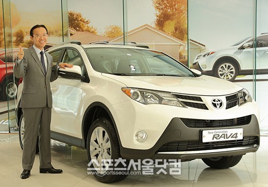 도요타 RAV4
