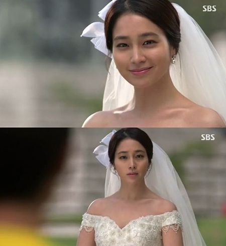 이민정 웨딩드레스 자태가 공개돼 네티즌들 사이에서 화제다. / SBS 캡처