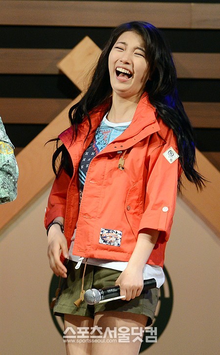 제3회 빈폴아웃도어 글램핑 페스티벌이 18일 저녁 강원도 평창군 알펜시아리조트에서 열린 가운데 빈폴아웃도어의 전속모델 미쓰에이 수지가 웃음을 짓고 있다./평창=임영무 기자