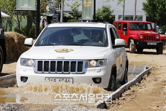 지프 그랜드 체로키