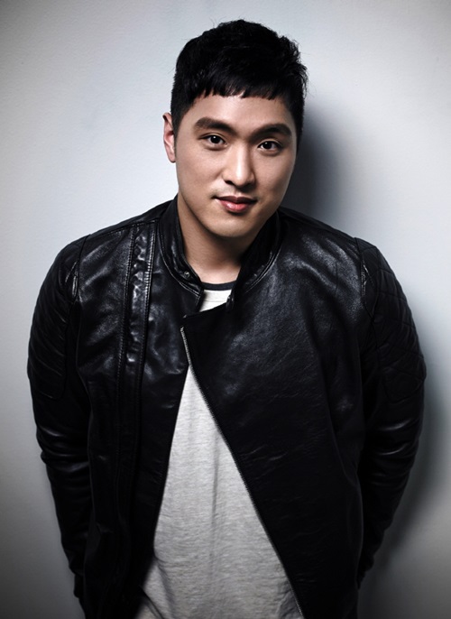 앤드류최가 데뷔 소식을 알려 화제를 모으고 있다. /아이코닉사운즈 제공