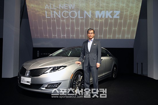 포드코리아가 프리미엄 브랜드 링컨의 새로운 중형 세단 올 뉴 링컨 MKZ를 국내시장에 출시했다. 정재희 포드코리아 대표.
