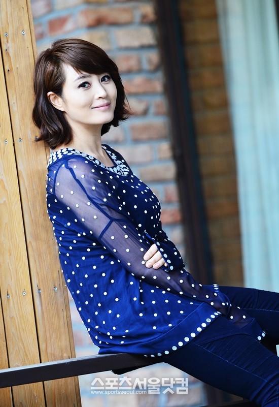 배우 김혜수가 자신이 연기한 미스김을 실제로 만나고 싶다고 말했다.