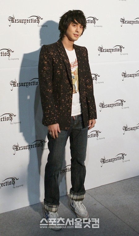 클릭비 출신 김상혁이 성추행 혐의로 체포돼 경찰 조사를 받고 귀가했다. /더팩트 DB