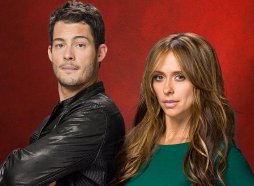 미국의 배우 겸 가수 제니퍼 러브 휴이트(오른쪽)가 배우 브라이언 할리세이 사이에서 임신과 동시에 약혼한다./ 클라이언트 리스트 공식 페이스북 캡처