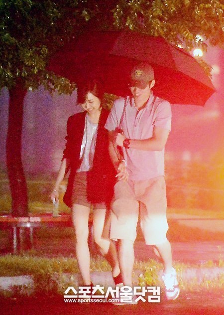 축구 선수 박지성의 연인은 결혼설에 휩싸였던 김사랑이 아닌 SBS 김민지 아나운서였다. /이새롬 기자