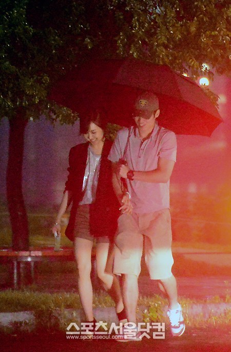 김민지 아나운서가 박지성과 데이트를 즐기고 있다. /임영무 이새롬 기자