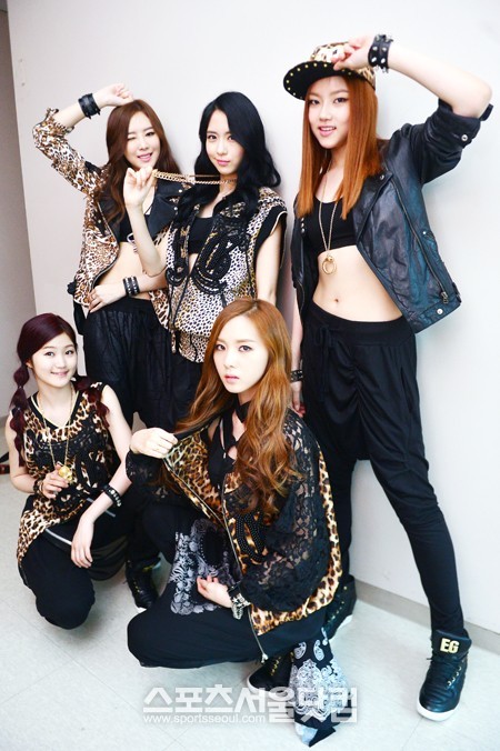 걸그룹 투아이즈의 2013년도 목표는 신인상을 받는 것이다./남윤호 기자