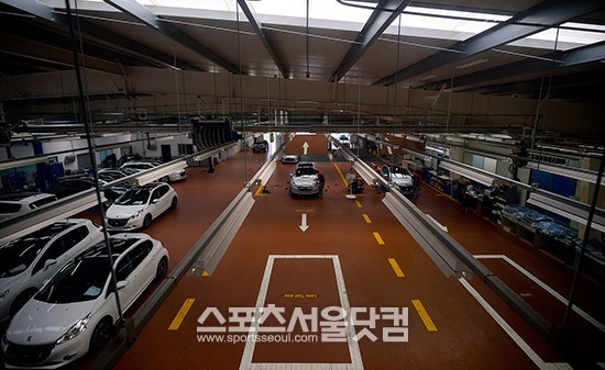 한불모터스에서 직영으로 운영하는 PDI 센터는 3만4000㎡(약 1만1000평) 규모로 모두 4층으로 구성돼 있으며 최대 1000대의 차량을 보관할 수 있다.