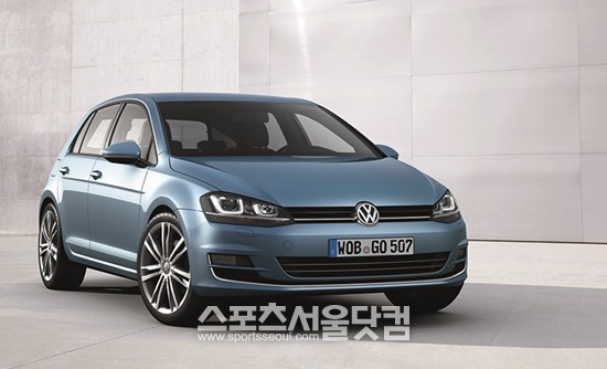 폭스바겐 골프가 생산 3000만대를 돌파했다.