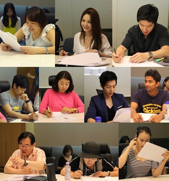 tvN 막돼먹은 영애씨가 시즌 12를 앞두고 대본리딩 현장 사진을 공개했다. tvN 제공