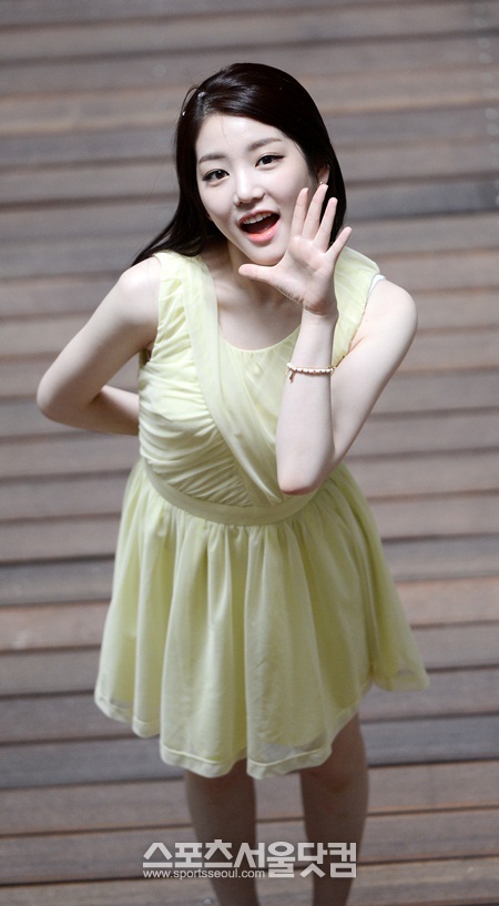 배우 이유비가 지난달 25일 서울 가산동 <더팩트> 사옥을 찾아 최근 종영한 MBC 월화드라마 구가의 서와 자신에 관한 다양한 얘기를 허심탄회하게 털어놓고 있다./이효균 기자