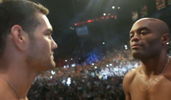 앤더슨 실바(오른쪽)이 크리스 와이드먼에 져 미들급 11차 타이틀 방어에 실패했다. / UFC 홈페이지 캡처