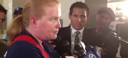 조앤 헤이스 화이트 샌프란시스코 소방국장(왼쪽)이 아시아나 항공기 착륙 사고와 관련해 브리핑을 하고 있다. / 유튜브 영상 캡처