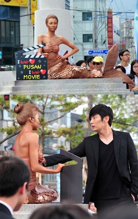 이준기가 방송에서 나쁜손을 선보여 누리꾼의 관심을 모으고 있다./MBC 제공