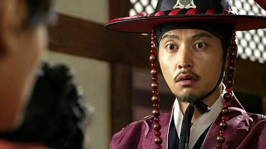 송종호는 천명에서 검거율 100%를 자랑하는 의금부도사지만 사랑 앞에서는 어설픈 이정한 역을 맡아 홍역귀앓이라는 신조어를 만들어 내기도 했다. / KBS 방송화면캡처