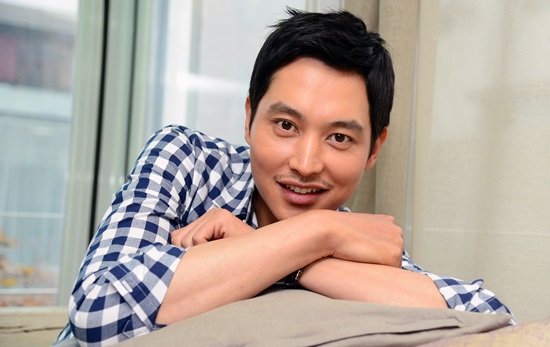 송종호는 걸그룹에 대해 아저씨 나이가 되고 보니 관심이 많다고 말해 웃음을 자아냈다.