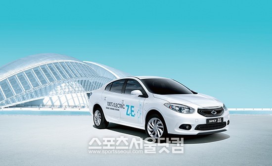 르노삼성자동차가 오는 10월까지 준중형급 전기자동차 SM Z.E.의 사전 예약판매를 시작한다고 15일 밝혔다.