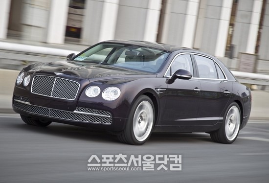 올 상반기 벤틀리는 전세계 시장에서 4297대 판매했다.
