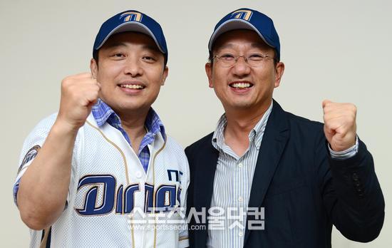 KIA 팬인 곽 교수도 막내 구단 NC의 선전을 기원하며 모자와 유니폼을 챙겨 입고 파이팅을 외쳤다.