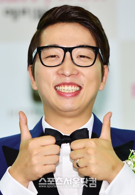 개그맨 정범균이 일반인 신부와 20일 오후 결혼식을 올렸다. / 배정한 기자