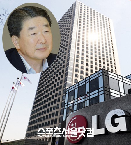 대형가전 시장에서 삼성전자와 경쟁하고 있는 LG전자가 소형가전 시장에 뛰어들어 적극적인 마케팅을 펼치고 있다. (원안=구본준 LG전자 대표이사)/ 더팩트DB