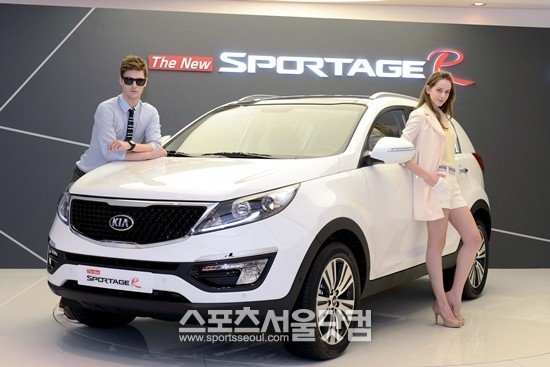 기아자동차가 올 상반기에 판매량 증가에도 불구하고 지난해 상반기보다 21% 감소한 1조8305억원의 영업이익을 냈다.