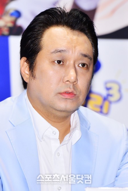 MBC에브리원 새 시트콤 무작정 패밀리3 제작발표회가 30일 오후 서울 CGV여의도점에서 열린 가운데 배우 박철이 포토타임을 갖고 있다. / 배정한 기자