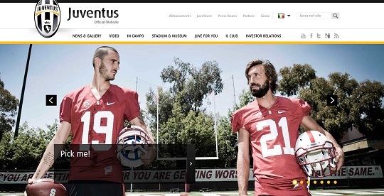 스탠퍼드 대학교 미식축구 유니폼을 입은 유벤투스 안드레아 피를로(오른쪽)와 레오나르도
보누치. / 유벤투스 홈페이지 캡처