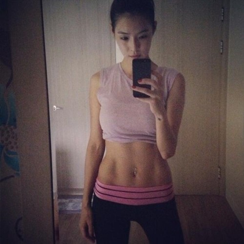 가희 복근 사진이 화제다. / 가희 트위터 캡처