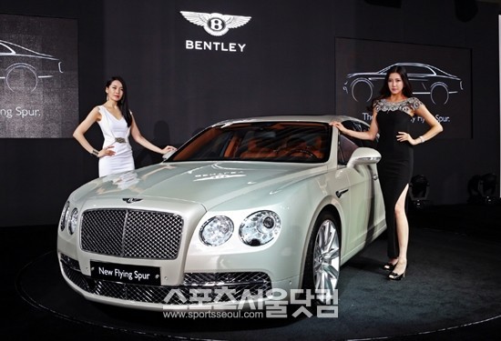 23일 벤틀리는 최소가 2억8000만원의 신형 플라잉스퍼를 국내 시장에 출시했다.