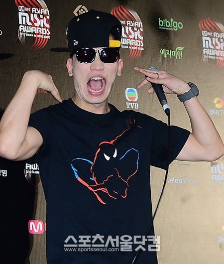 개코가 이센스에게 경고의 메시지를 남겼다. / 더팩트 DB