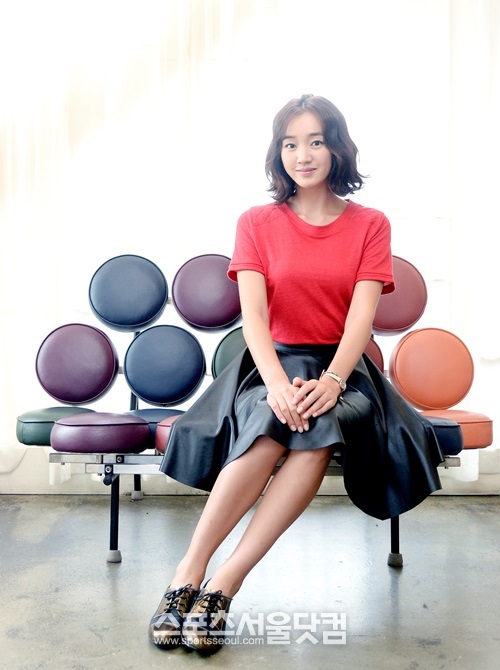 수애가 소속사 스타제이 엔터테인먼트와 공식적인 계약 관계를 종료하고 새로운 둥지를 찾을 예정이다./노시훈 기자