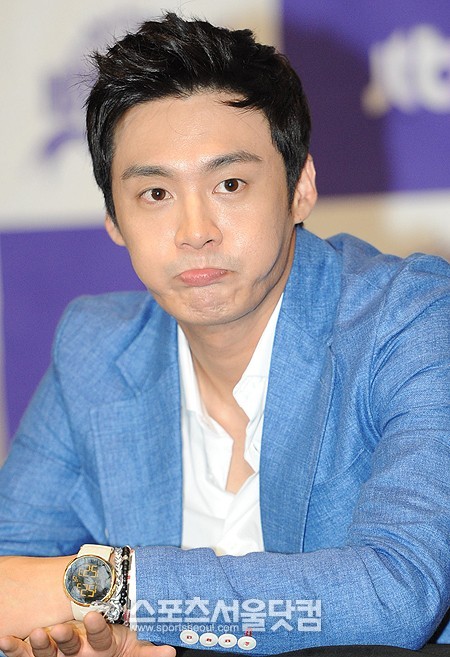 방송인 오상진이 올리브 한식 대첩의 MC로 발탁돼 전국 8도 향토 음식 전도사로 나선다./ 더팩트 DB