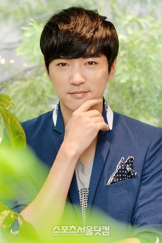 데니안은 피부가 좋아진 비결로 식이요법을 꼽았다. / 최진석 기자