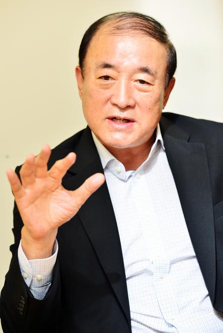 박한 대한농구협회 수석 부회장이 최근 논의되고 있는 귀화 선수의 대표팀 활용에 대한 필요성을 강조하고 있다. / 배정한 기자