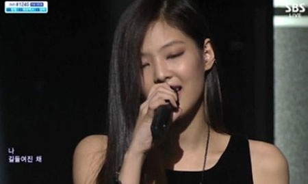 김제니가 지드래곤의 피처링을 맡아 눈길을 끌고 있다. / SBS 인기가요 캡처