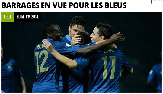 프랑스 축구대표팀 공격수 프랭크 리베리(가운데)가 멀티골을 넣은 뒤 동료와 얼싸안고 기뻐하고 있다. / 레퀴프 보도 캡처