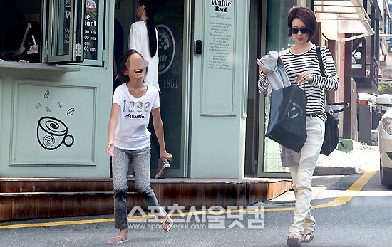 엄마가 용돈은 잘 챙겨놓을게~