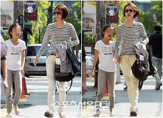 우리 딸, 참 착하지~ 엄마한테 와요!