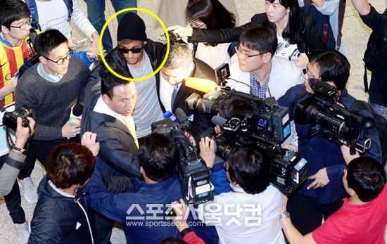 FC바르셀로나에서 뛰고 있는 브라질 대표팀 네이마르 다 실바가 12일 서울월드컵경기장에서 열리는 한국과 브라질 축구 국가대표 평가전을 위해 7일 오전 인천국제공항을 통해 입국하고 있다. /인천국제공항=노시훈 기자