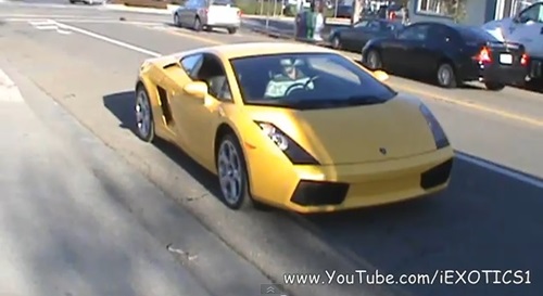 슈퍼카로 불리는 람보르기니의 배달동영상이 인터넷 상에서 화제다. / 유튜브 캡처