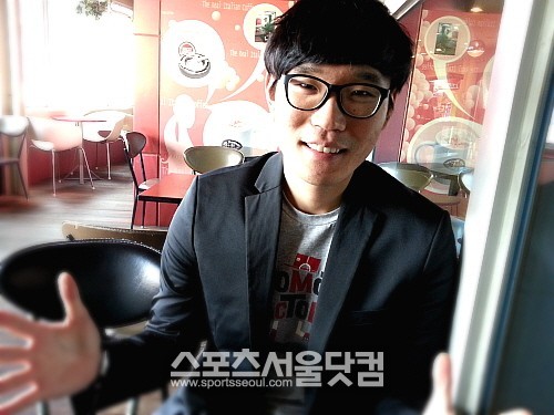 이현우 해설위원은 24일 <더팩트>과 인터뷰에서 선수 출신이라는 장점을 이용한 깊이 있는 해설과 내가 추구하는 재미 있는 해설을 선보일 것이라고 말했다./용산=김연정 기자