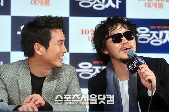 배우 양동근이 24일 오후 서울 광진구 자양동 롯데시네마 건대입구에서 열린 영화 응징자 언론시사회에 참석해 질문에 답하고 있다. /이영훈 인턴기자