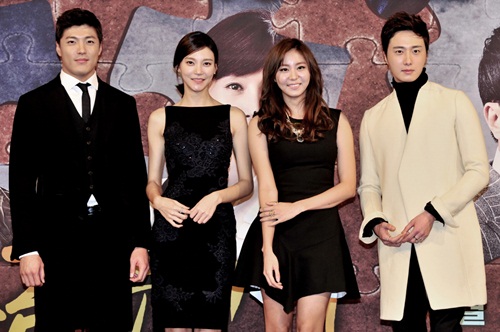 이재윤, 차예련, 유이, 정일우(왼쪽부터)가 활짝 웃으며 황금무지개에 대한 자신감을 표현하고 있다./MBC 제공