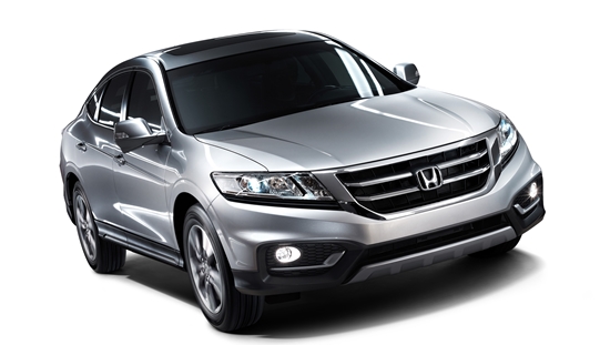 혼다코리아는 국내 시장 진출 10주년을 기념해 어코드 3.5, 크로스투어, 시빅 하이브리드 구매 고객에게 이달 동안 각각 200만원, 700만원, 600만원을 할인한다./혼다 제공